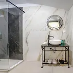 Forty One Hotel