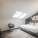Forty One Hotel