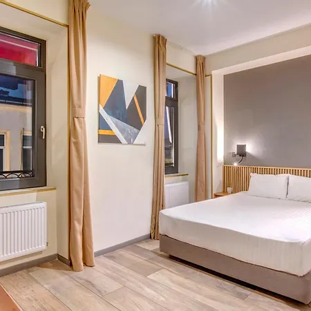 Forty One Hotel 3*