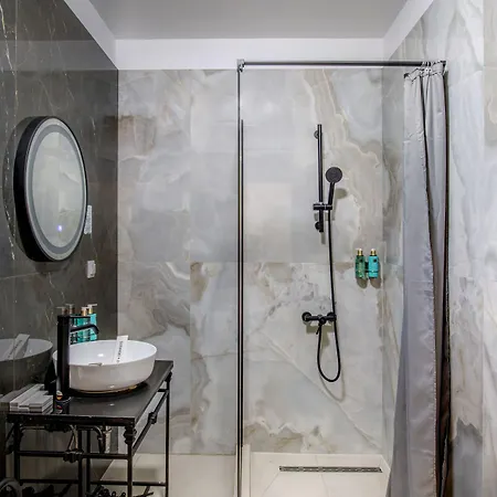 Forty One Hotel 3*