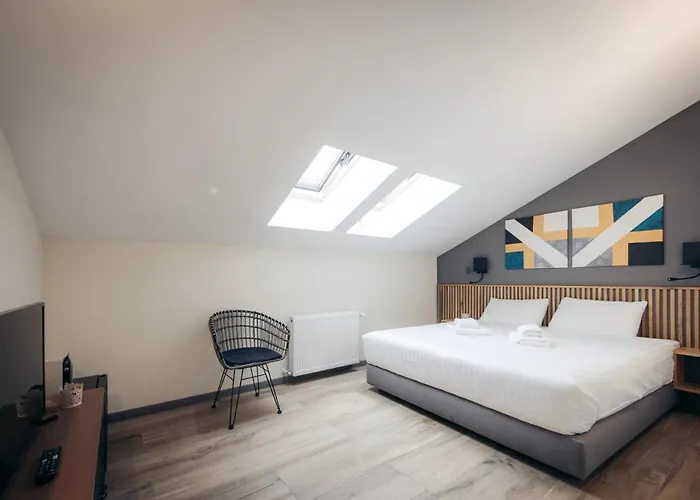 Forty One Hotel