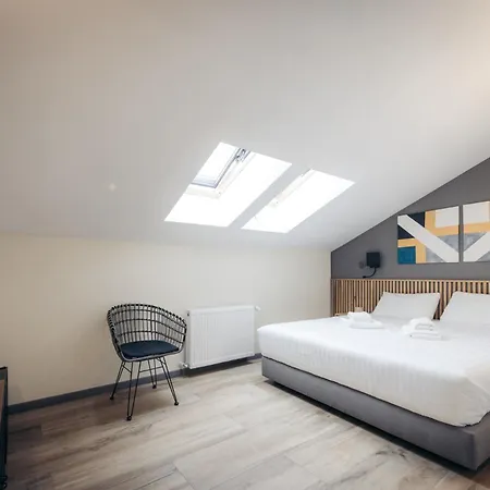 Forty One Hotel