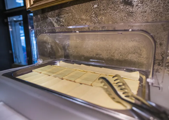 Forty One Hotell Bukarest